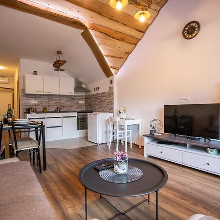 Apartman Mila Josipdol Eksteriør bilde